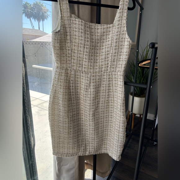 Gold and white button dress with buttons - Picture 3 of 6